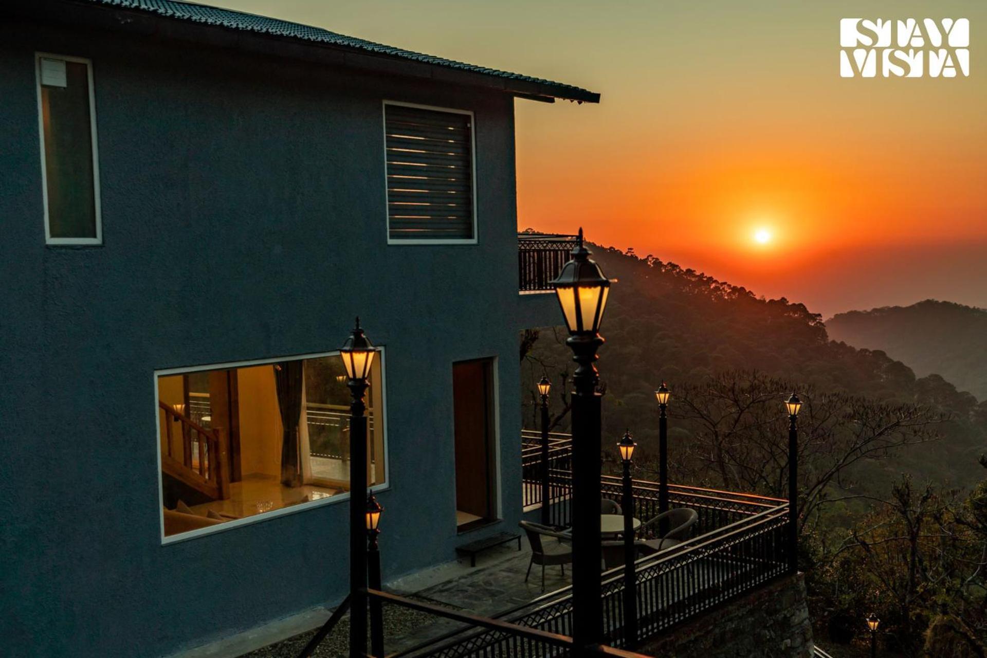 Stayvista At Sunset Springs With Pool & Views Nainital Εξωτερικό φωτογραφία