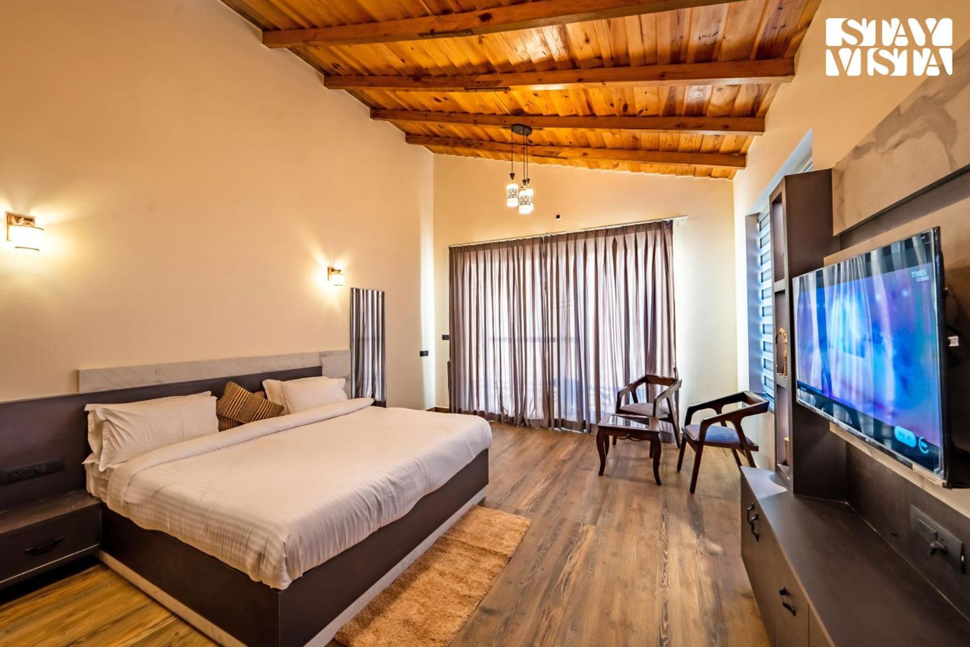Stayvista At Sunset Springs With Pool & Views Nainital Εξωτερικό φωτογραφία