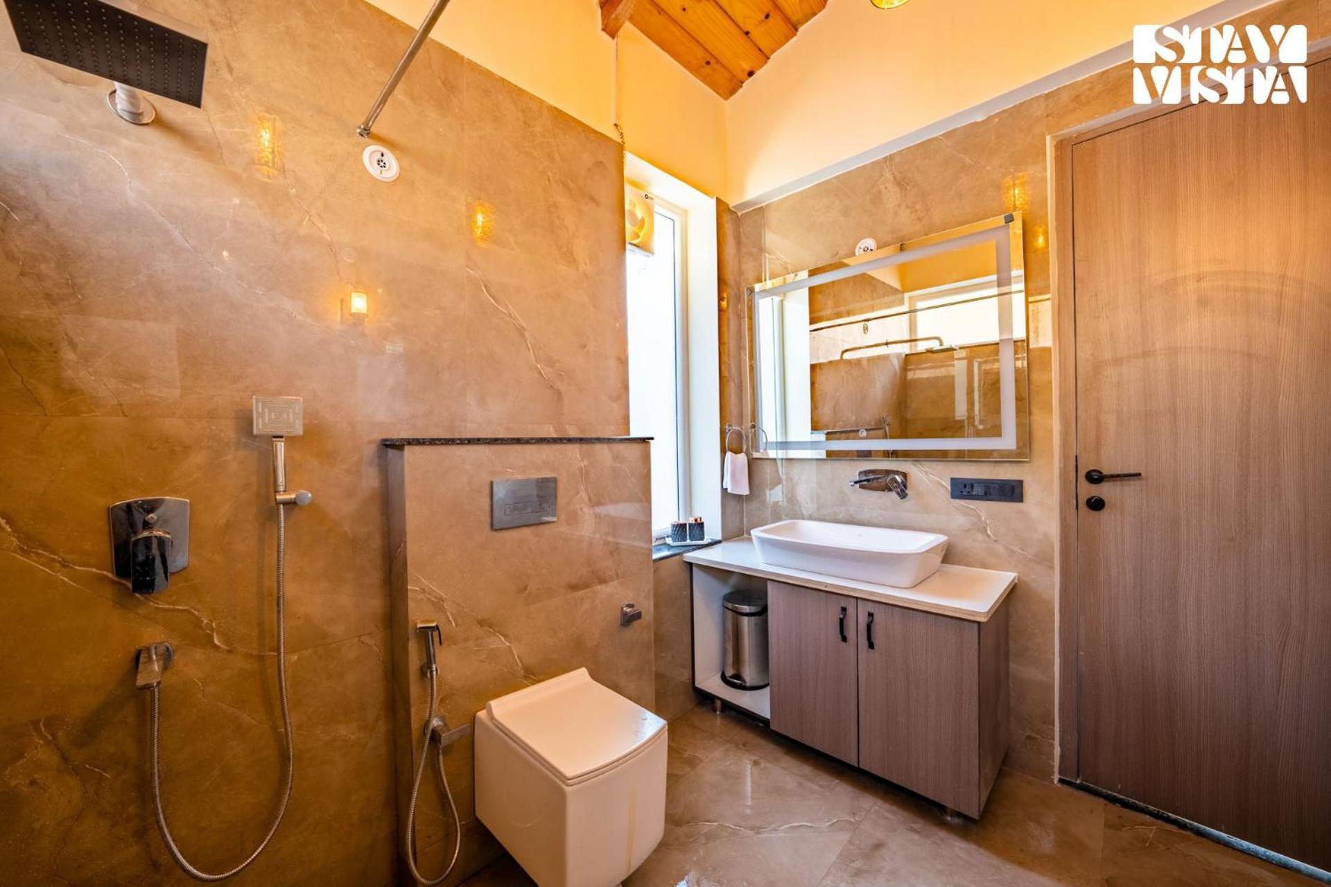 Stayvista At Sunset Springs With Pool & Views Nainital Εξωτερικό φωτογραφία